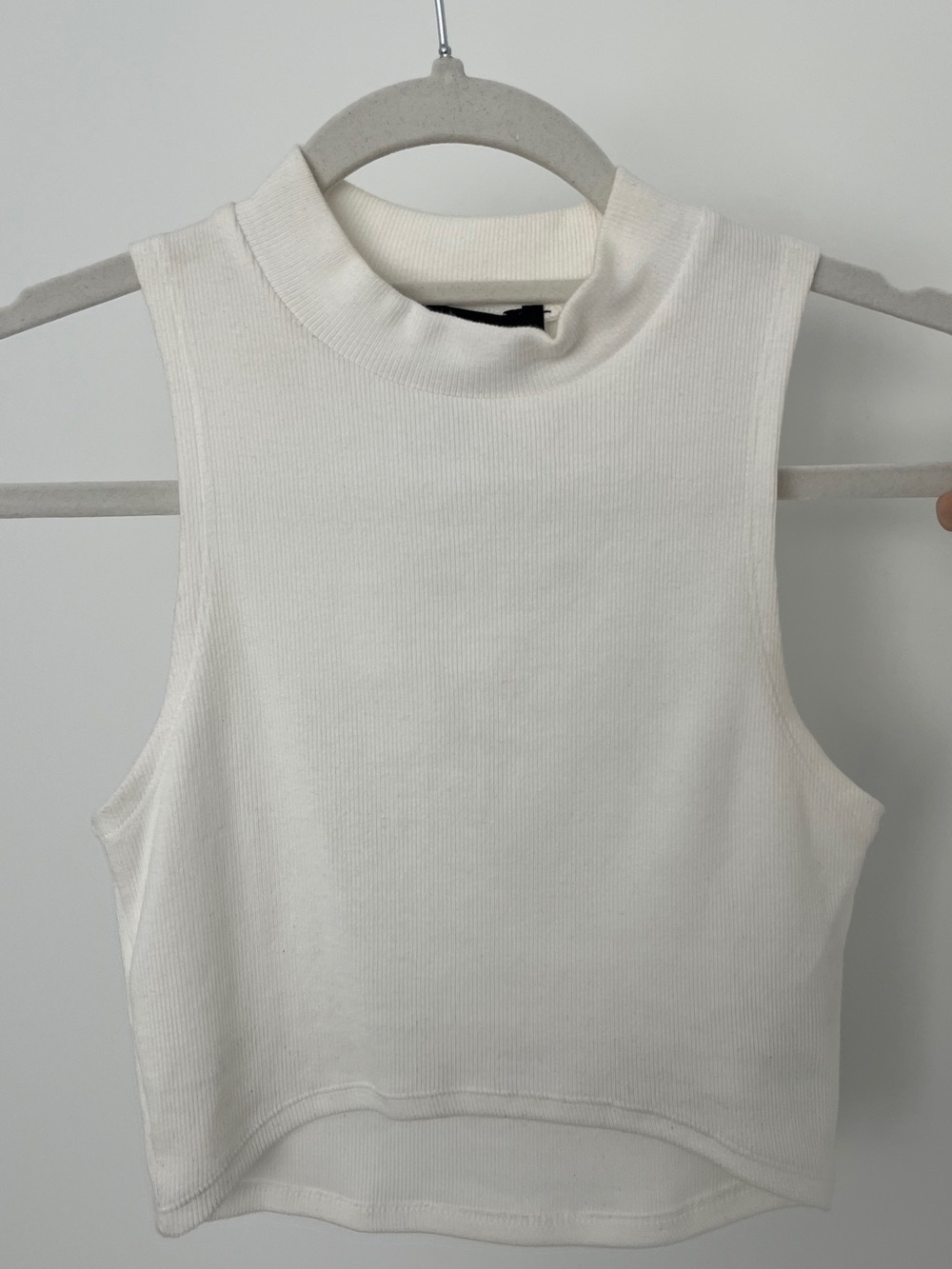 Forever 21: White Neck Ribbed Tank Top